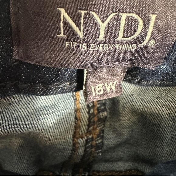 NYDJ size 18W, Margot Girlfriend cut, - Picture 6 of 9